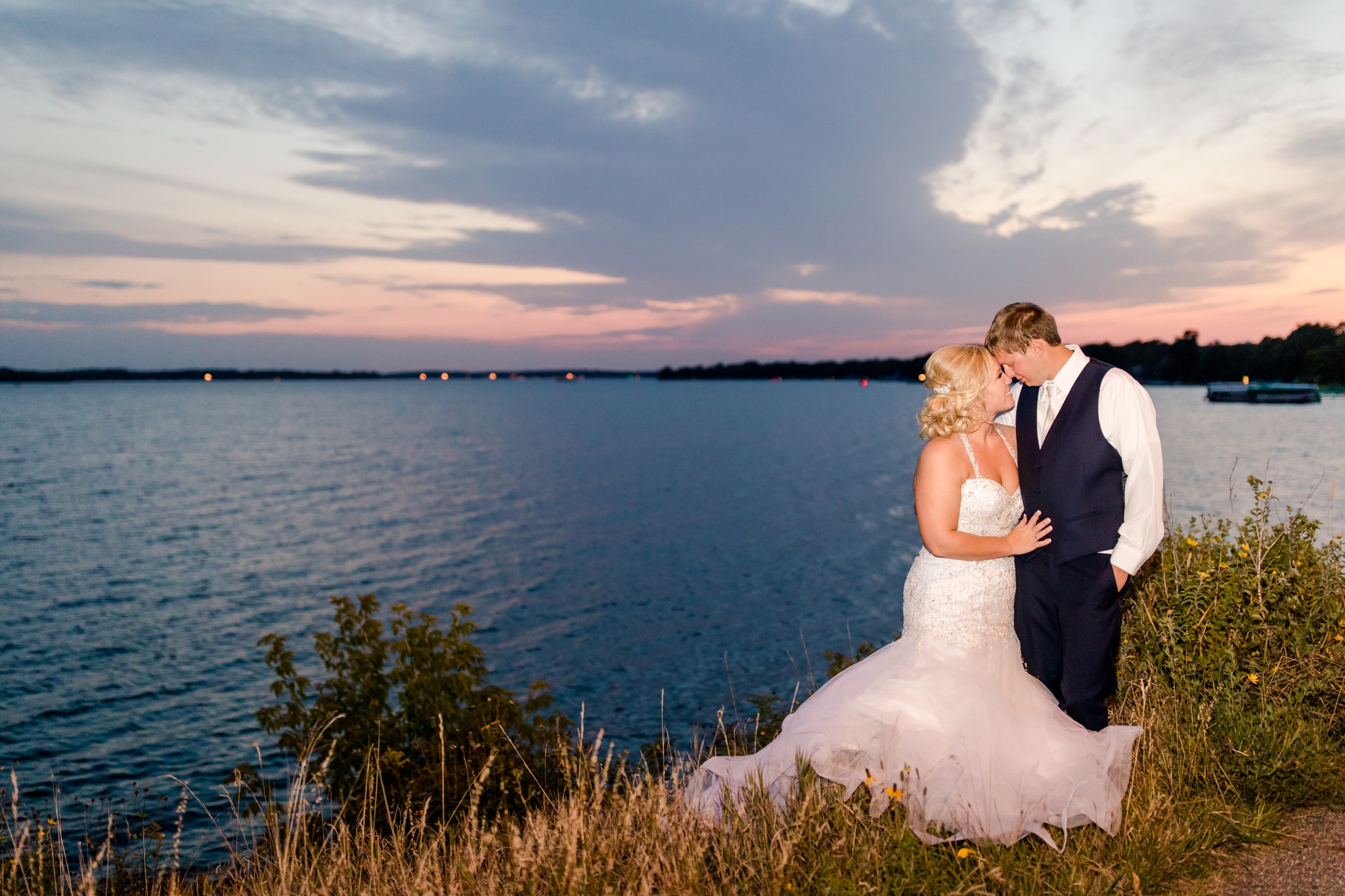 Detroit Lakes Wedding Photographers